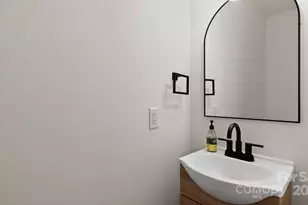 5921 Cougar Ln, Charlotte, NC 28269 - Photo 15