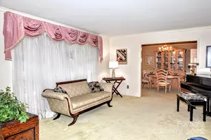 10802 Chestnut Hill Dr, Matthews, NC 28105 - Photo 9