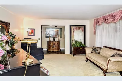 10802 Chestnut Hill Drive, Matthews, NC 28105 - Photo 5