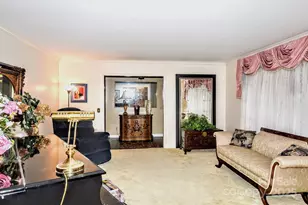 10802 Chestnut Hill Dr, Matthews, NC 28105 - Photo 5