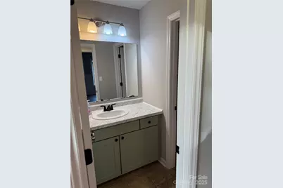 1704 Knightbridge Drive, Newton, NC 28658 - Photo 11