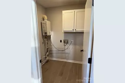 1704 Knightbridge Drive, Newton, NC 28658 - Photo 9