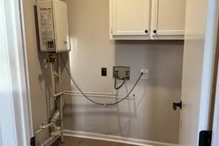 1704 Knightbridge Dr, Newton, NC 28658 - Photo 9