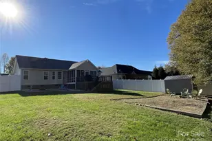 4040 Hereford Ln, Dallas, NC 28034 - Photo 5