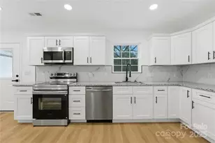 523 Biltmore St, Mooresville, NC 28115 - Photo 9