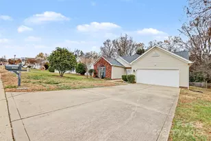 8907 Steelechase Dr, Charlotte, NC 28273 - Photo 41