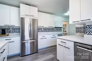 1 Wintry Dr, Hendersonville, NC 28792 - Photo 7