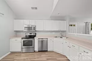 2296 Hanover Ct, Fort Mill, SC 29707 - Photo 9