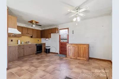 1879 White Oak Road, Burnsville, NC 28714 - Photo 13