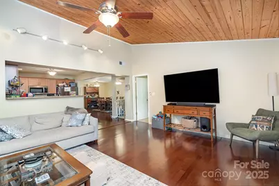 7088 Wateredge Drive, Sherrills Ford, NC 28673 - Photo 9