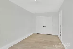 1315 Peach Park Ln, Charlotte, NC 28216 - Photo 5