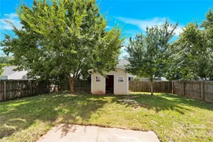 1315 Peach Park Ln, Charlotte, NC 28216 - Photo 21