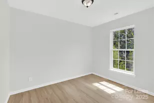 1315 Peach Park Ln, Charlotte, NC 28216 - Photo 11