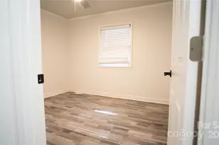 3916 David Cox Rd, Charlotte, NC 28269 - Photo 17