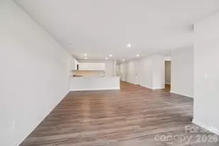 518 Tomlin Trail, Spartanburg, SC 29301 - Photo 5