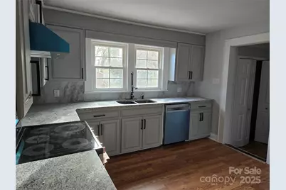 221 E Herman Street, Newton, NC 28658 - Photo 17