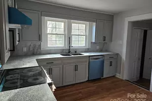 221 E Herman St, Newton, NC 28658 - Photo 17