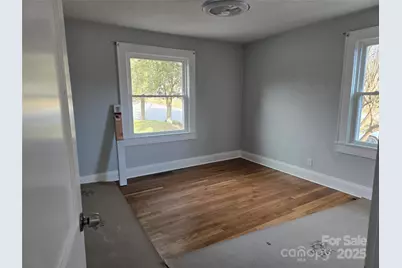 221 E Herman Street, Newton, NC 28658 - Photo 13