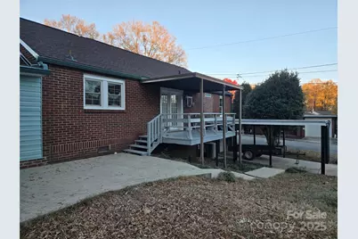 221 E Herman Street, Newton, NC 28658 - Photo 5