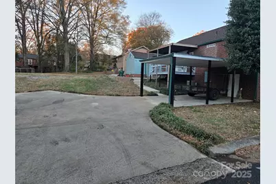 221 E Herman Street, Newton, NC 28658 - Photo 3