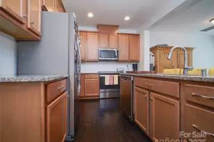 9547 Glenburn Ln, Charlotte, NC 28278 - Photo 7