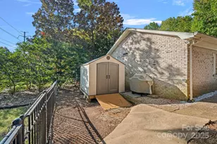 1622 Piccadilly Dr, Charlotte, NC 28211 - Photo 43