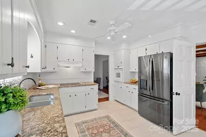 1622 Piccadilly Drive, Charlotte, NC 28211 - Photo 13