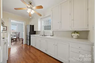 323 4th St Pl SW, Hickory, NC 28602 - Photo 11