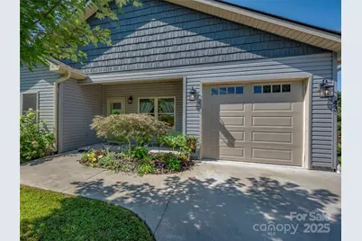 43 Middle Street, Hendersonville, NC 28792 - Photo 5