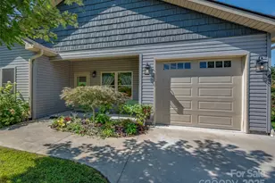 43 Middle St, Hendersonville, NC 28792 - Photo 5