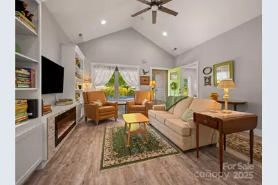 43 Middle Street, Hendersonville, NC 28792 - Photo 9