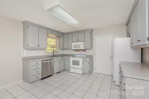 624 Dick St, Albemarle, NC 28001 - Photo 7