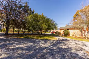 422 Hebron Rd, Hendersonville, NC 28739 - Photo 41