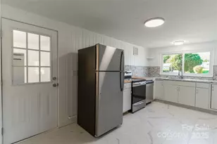 422 Hebron Rd, Hendersonville, NC 28739 - Photo 19