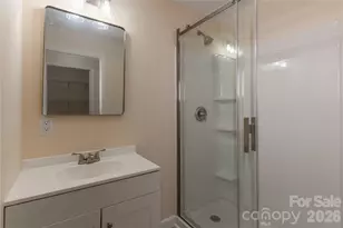 422 Hebron Rd, Hendersonville, NC 28739 - Photo 17