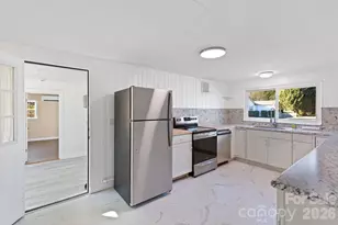 422 Hebron Rd, Hendersonville, NC 28739 - Photo 5