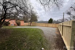 422 Hebron Rd, Hendersonville, NC 28739 - Photo 3