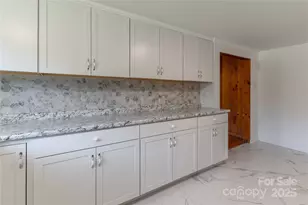 422 Hebron Rd, Hendersonville, NC 28739 - Photo 17