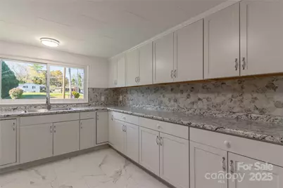 422 Hebron Road, Hendersonville, NC 28739 - Photo 15