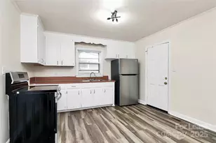 4132 Blenhein Rd, Charlotte, NC 28208 - Photo 7