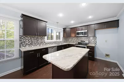 9219 Pebble Creek Way, Charlotte, NC 28269 - Photo 5