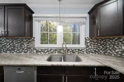 9219 Pebble Creek Way, Charlotte, NC 28269 - Photo 7