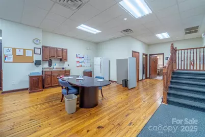 228 E Palmer Street, Franklin, NC 28734 - Photo 17