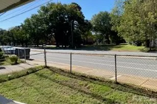 1906 Oaklawn Ave, Charlotte, NC 28216 - Photo 5