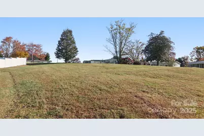 201 Cranbrook Circle, Hendersonville, NC 28792 - Photo 41