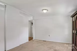 201 Cranbrook Cir, Hendersonville, NC 28792 - Photo 7