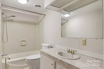 201 Cranbrook Circle, Hendersonville, NC 28792 - Photo 33