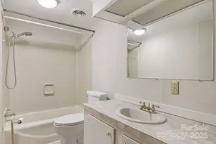 201 Cranbrook Cir, Hendersonville, NC 28792 - Photo 33