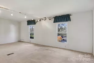 201 Cranbrook Cir, Hendersonville, NC 28792 - Photo 23