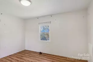 201 Cranbrook Cir, Hendersonville, NC 28792 - Photo 31